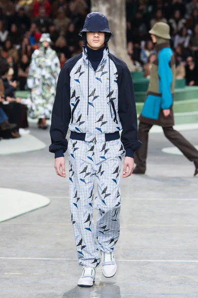 Look 48